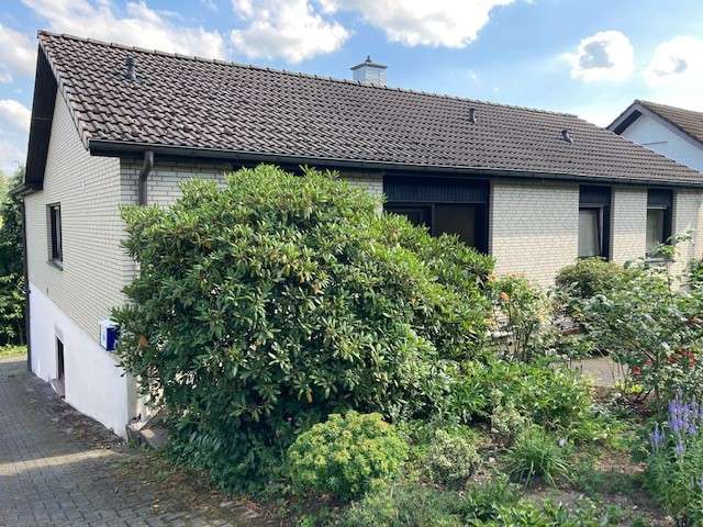 Einfamilienhaus Bergneustadt - Wiedenest Wiedenest - 7 Zimmer, 210 m&sup2;, 245.000&euro; | Angebot:26021520
