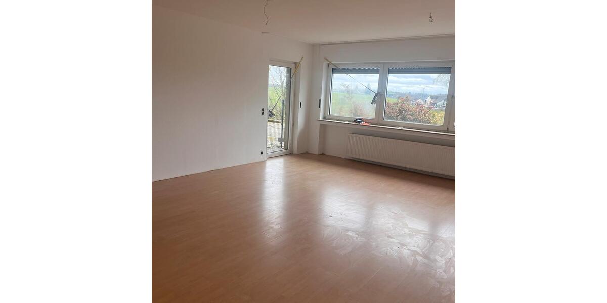 Erdgeschoßwohnung Wermelskirchen - 3 Zimmer, 101 m&sup2;, 1.300&euro; | Angebot:26034971