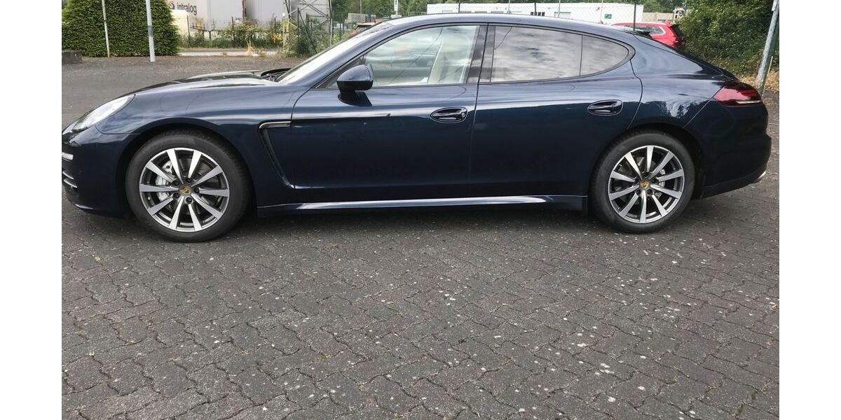 Porsche Panamera 132.000 km 29.950 &euro; Wenden 57482