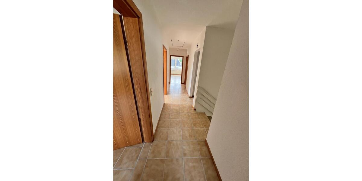 Einfamilienhaus Reichshof - 7 Zimmer, 190 m&sup2;, 1.600&euro; | Angebot:26434486