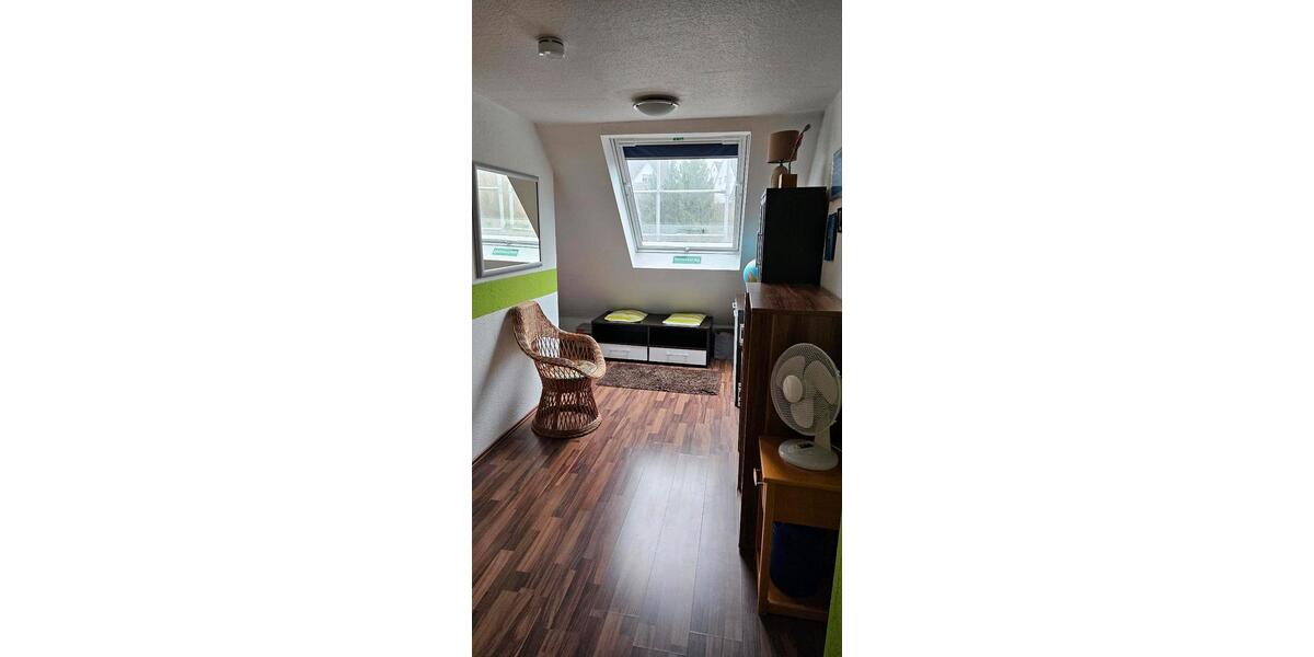 Dachgeschoßwohnung Gummersbach Berstig Süd - 1 Zimmer, 20 m&sup2;, 400&euro; | Angebot:25810556