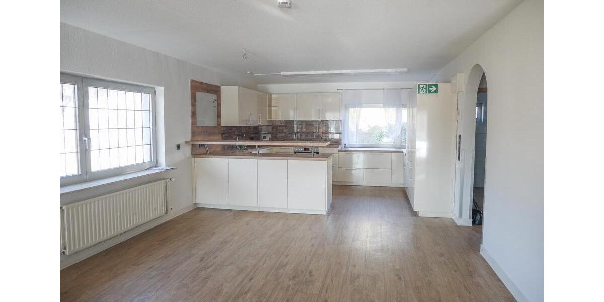 Etagenwohnung Engelskirchen - 5 Zimmer, 200 m&sup2;, 1.850&euro; | Angebot:25871611