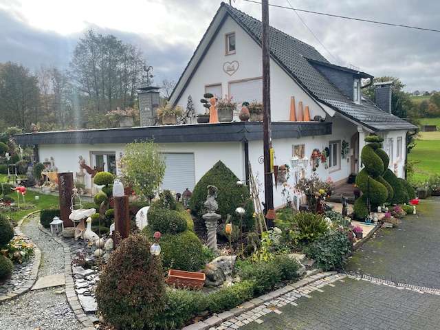 Einfamilienhaus Wiehl - 8 Zimmer, 163 m&sup2;, 348.000&euro; | Angebot:23433445