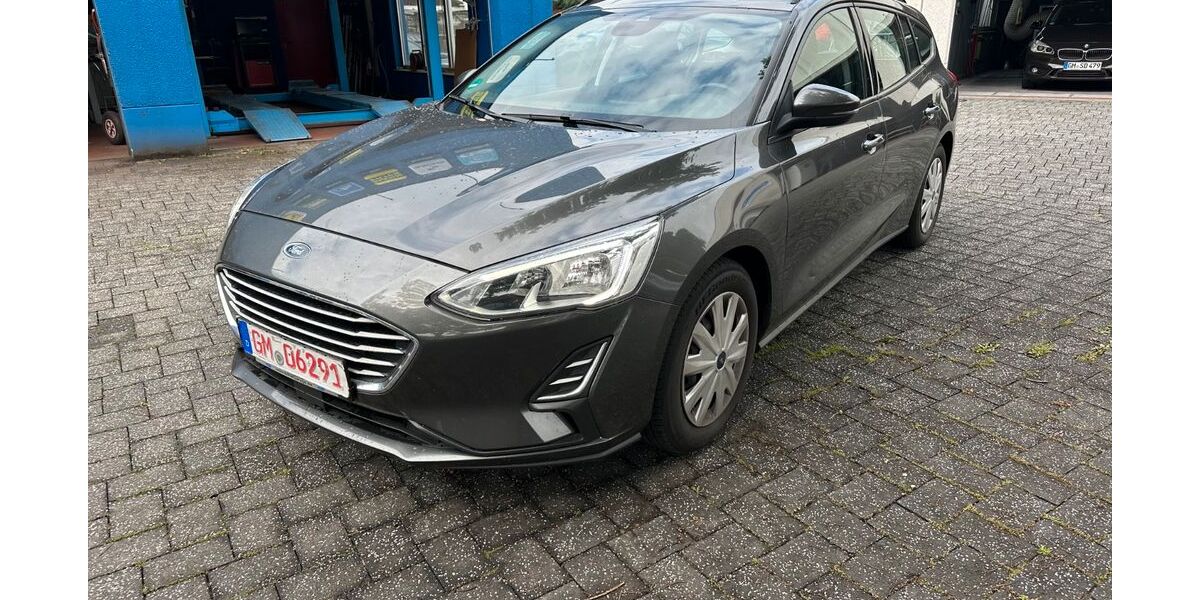 Ford Focus 243.207 km 5.499 &euro; Gummersbach 51645