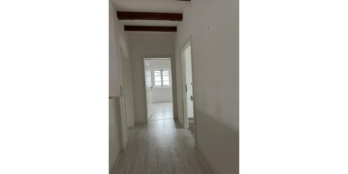 Dachgeschoßwohnung Gummersbach Berstig Süd - 4 Zimmer, 140 m&sup2;, 1.450&euro; | Angebot:25280154