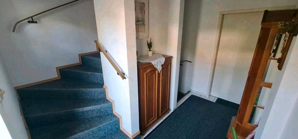 Dachgeschoßwohnung Ruppichteroth - 3.5 Zimmer, 106 m&sup2;, 240.000&euro; | Angebot:26545172