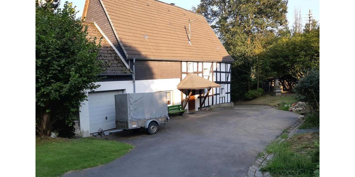 Einfamilienhaus Reichshof - 10 Zimmer, 250 m&sup2;, 295.000&euro; | Angebot:25422678