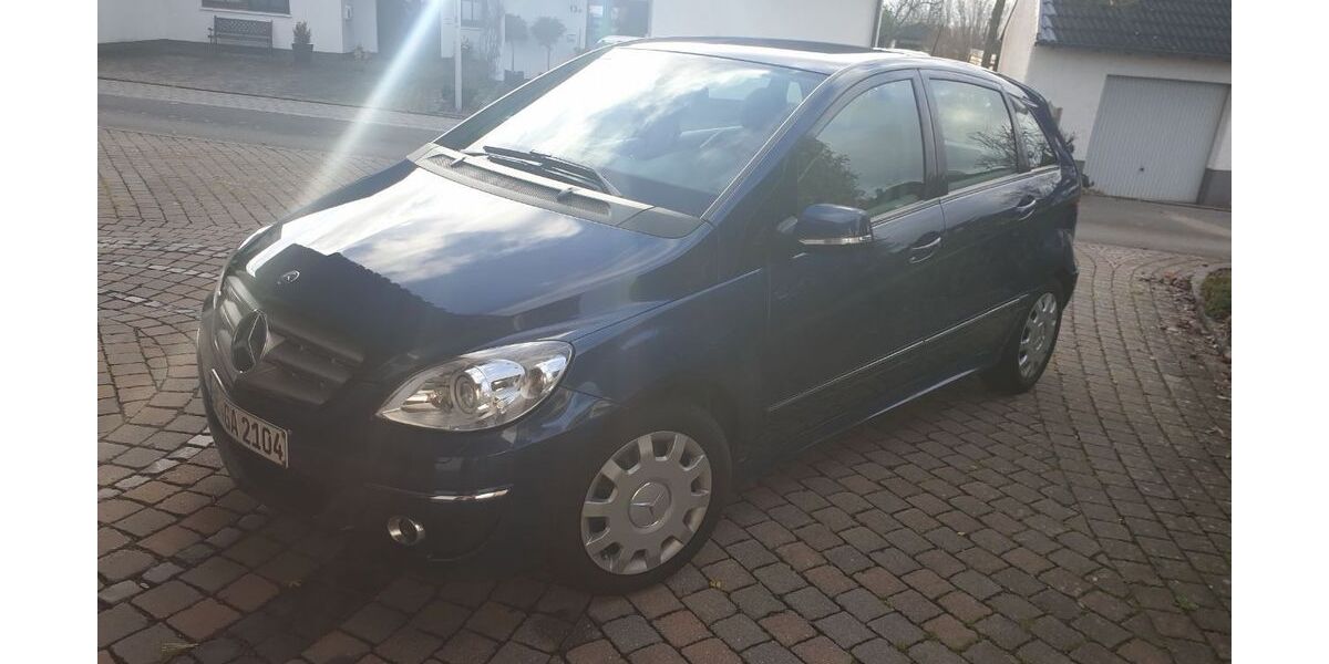 Mercedes-Benz B 200 173.281 km 5.000 &euro; Attendorn 57439