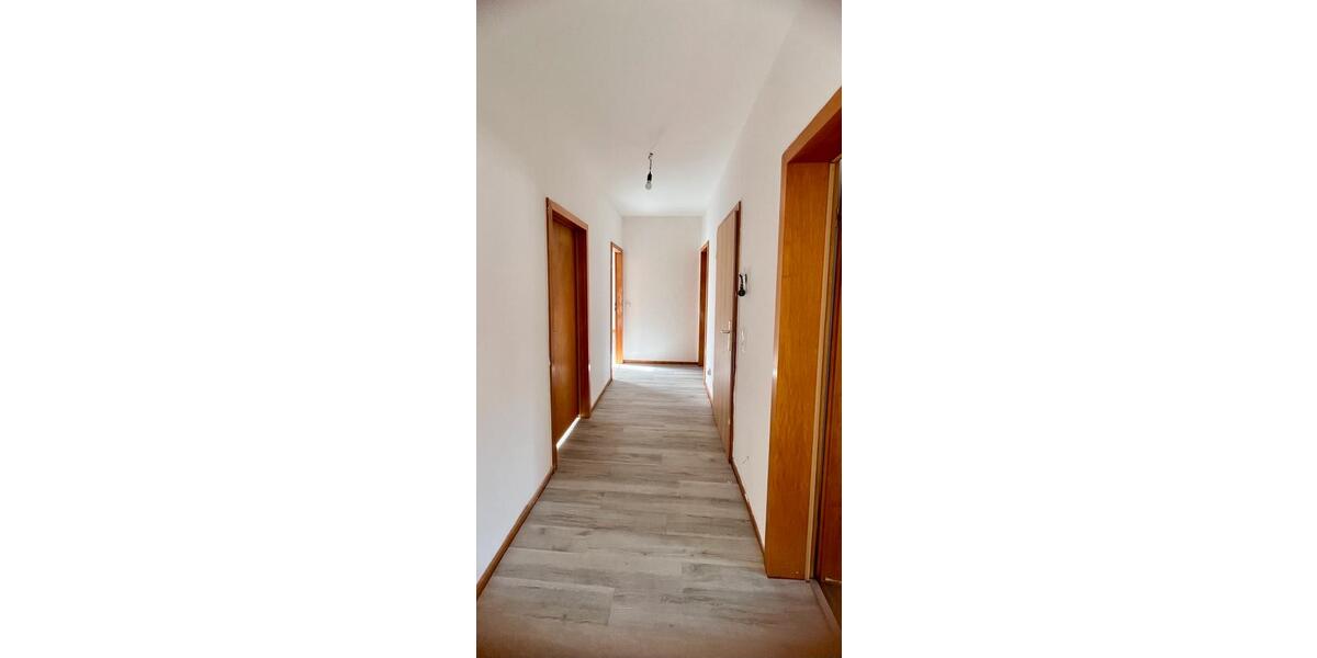 Dachgeschoßwohnung Gummersbach Berstig Süd - 3 Zimmer, 83 m&sup2;, 830&euro; | Angebot:26040287
