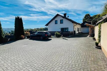 Haus Attendorn - 12 Zimmer, 250 m&sup2;, 469.000&euro; | Angebot:26393477