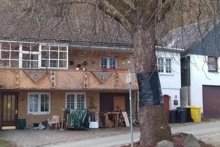 Haus Olpe - 12 Zimmer, 200 m&sup2;, 1.250&euro; | Angebot:23580942