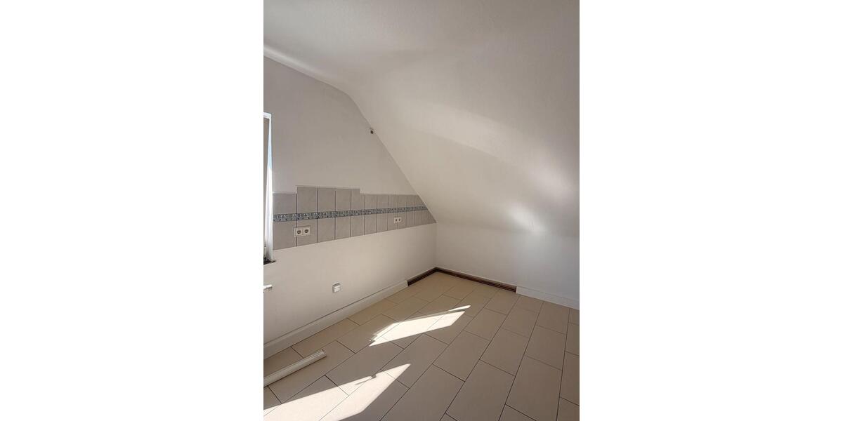 Dachgeschoßwohnung Gummersbach Berstig Süd - 3 Zimmer, 84 m&sup2;, 625&euro; | Angebot:27568626