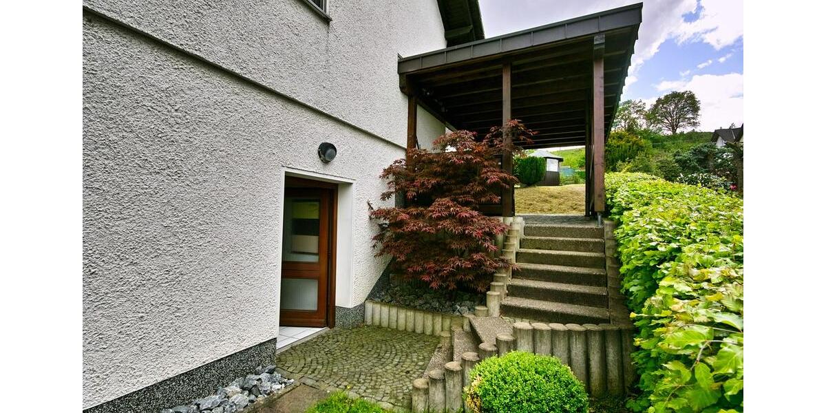 Einfamilienhaus Reichshof - 10 Zimmer, 240 m&sup2;, 499.999&euro; | Angebot:27014357