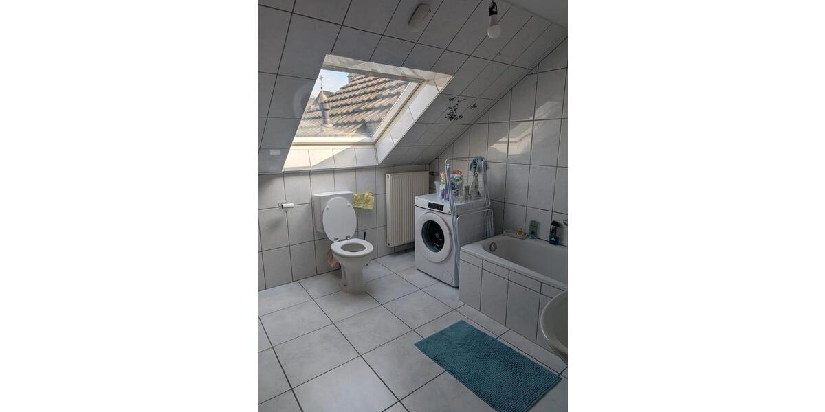 Dachgeschoßwohnung Windeck - 2 Zimmer, 72 m&sup2;, 480&euro; | Angebot:25988624