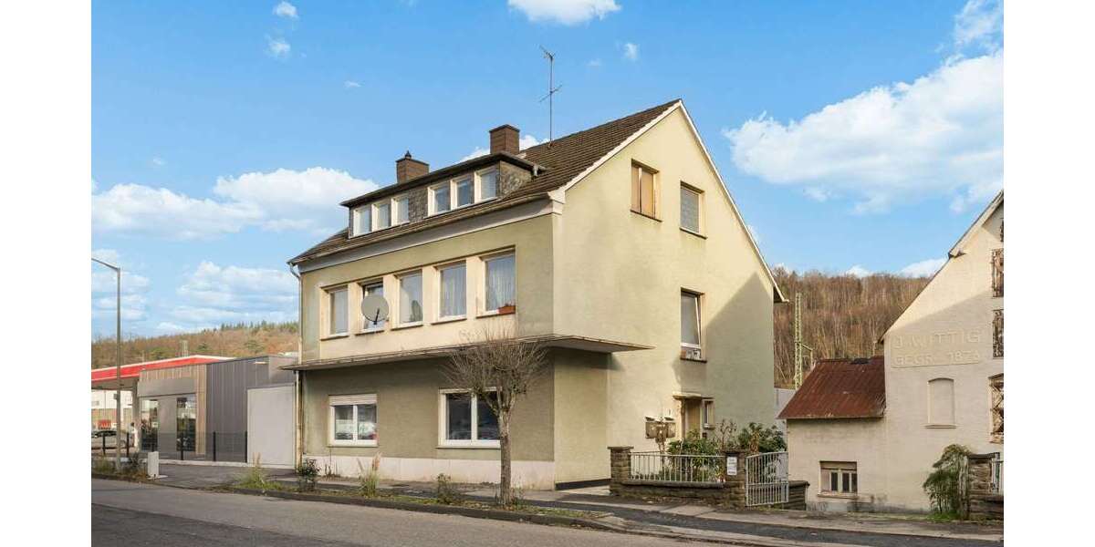 Einfamilienhaus Wissen - 9 Zimmer, 240 m&sup2;, 325.000&euro; | Angebot:25440357
