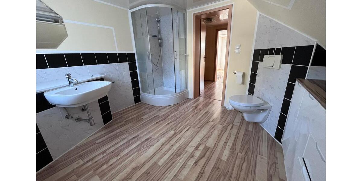 Einfamilienhaus Bergneustadt - 4.5 Zimmer, 130 m&sup2;, 245.000&euro; | Angebot:26415030