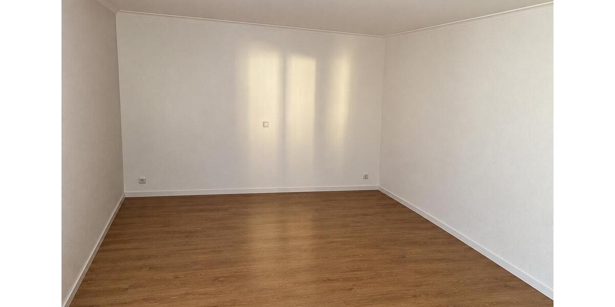 Erdgeschoßwohnung Wenden - 2 Zimmer, 92 m&sup2;, 1.070&euro; | Angebot:27619602