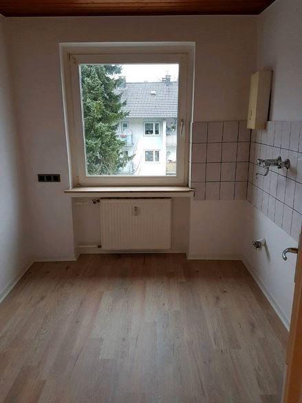Etagenwohnung Wermelskirchen - 3 Zimmer, 76 m&sup2;, 590&euro; | Angebot:26022973