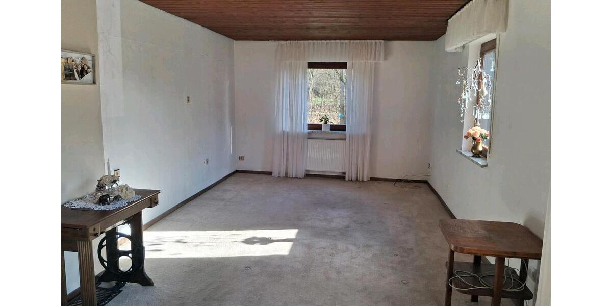 Erdgeschoßwohnung Engelskirchen - 5 Zimmer, 120 m&sup2;, 1.100&euro; | Angebot:25930795