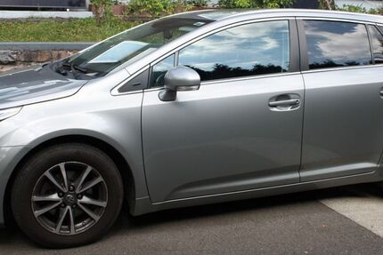 Toyota Avensis 114.700 km 10.500 &euro; Gummersbach 51643