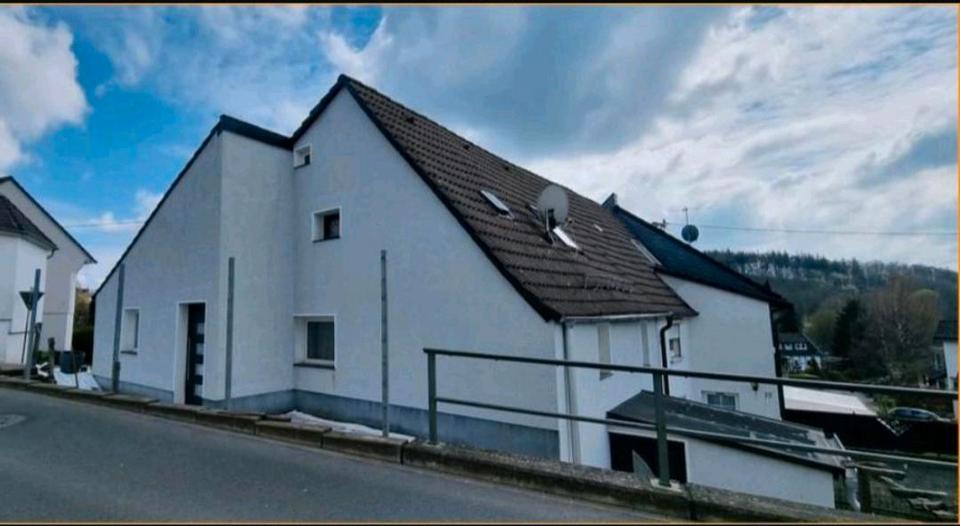 Reihenhaus Wiehl - 6 Zimmer, 150 m&sup2;, 140.000&euro; | Angebot:26889272