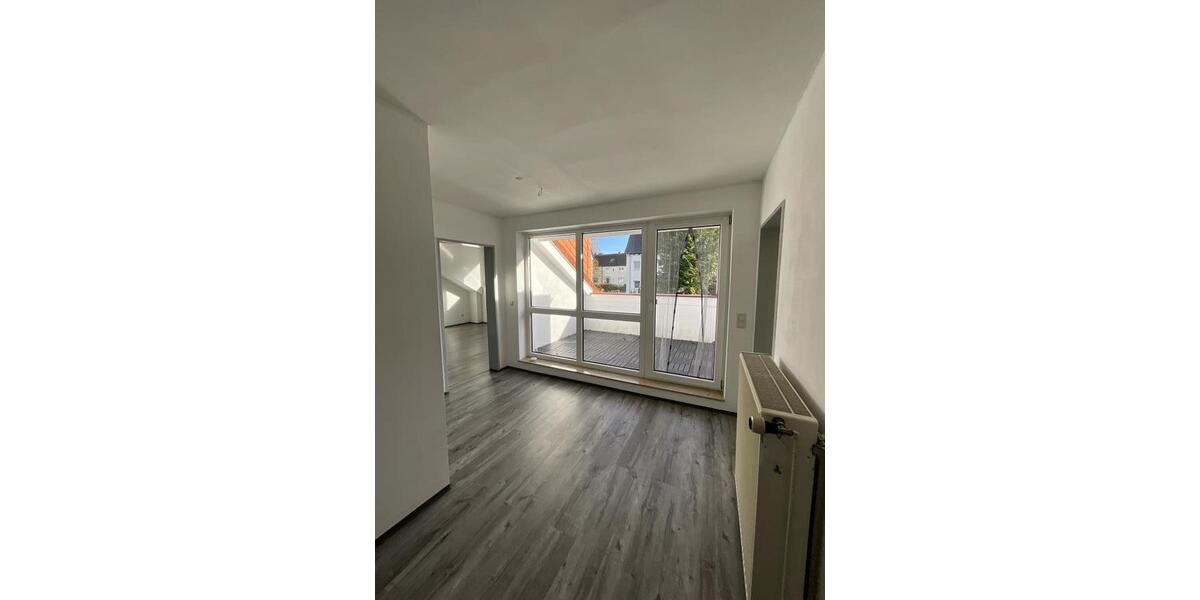 Dachgeschoßwohnung Plettenberg - 2 Zimmer, 67 m&sup2;, 450&euro; | Angebot:23393115