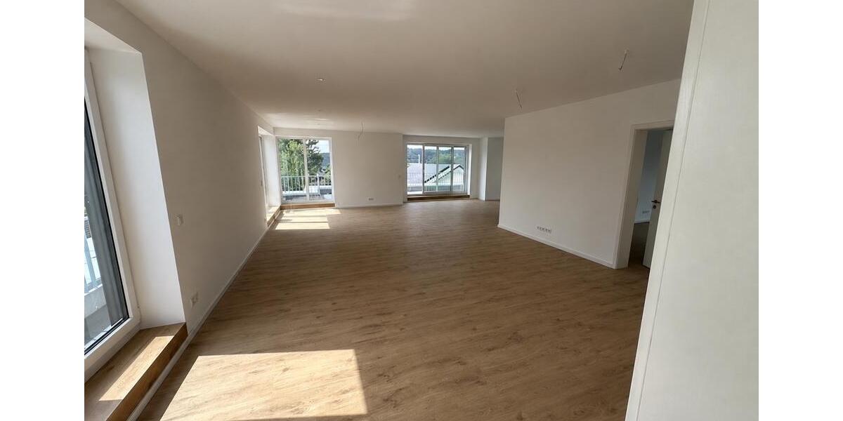 Einfamilienhaus Eitorf - 4.5 Zimmer, 210 m&sup2;, 2.700&euro; | Angebot:27596313