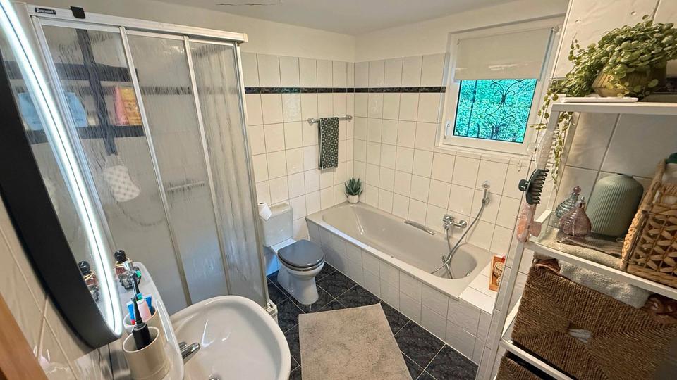 Einfamilienhaus Reichshof - 5 Zimmer, 140 m&sup2;, 1.200&euro; | Angebot:27614976