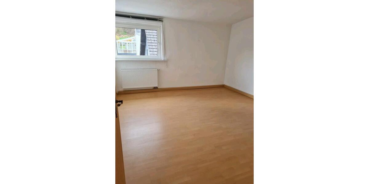 Dachgeschoßwohnung Niederfischbach - 3 Zimmer, 84 m&sup2;, 800&euro; | Angebot:24153226