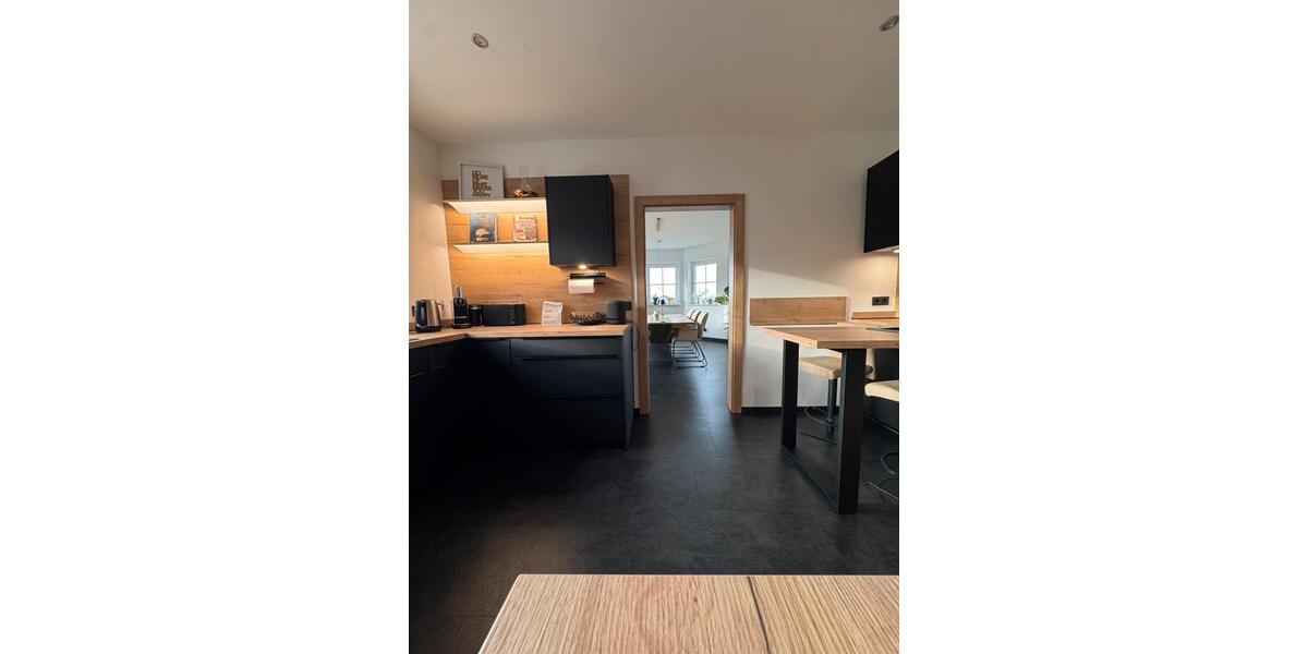 Einfamilienhaus Wissen - 6 Zimmer, 260 m&sup2;, 3.700&euro; | Angebot:26424936