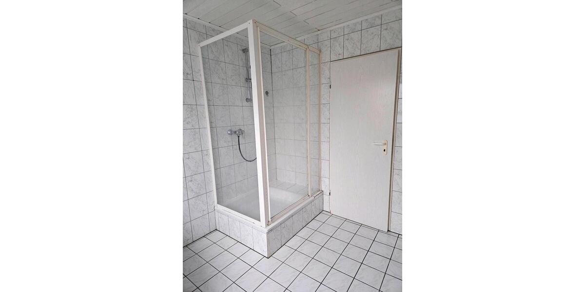 Dachgeschoßwohnung Overath - 4 Zimmer, 83 m&sup2;, 800&euro; | Angebot:25961541