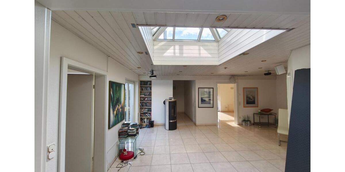 Etagenwohnung Waldbröl - 8 Zimmer, 220 m&sup2;, 1.200&euro; | Angebot:25253043