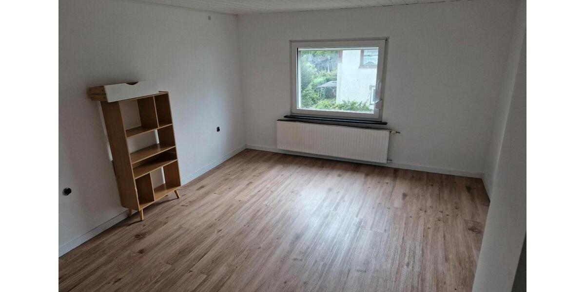 Einfamilienhaus Etzbach - 7 Zimmer, 200 m&sup2;, 1.200&euro; | Angebot:25341745