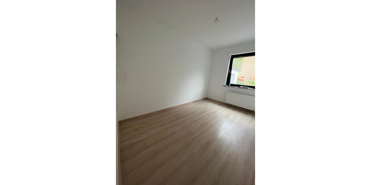 Erdgeschoßwohnung Attendorn - 3 Zimmer, 90 m&sup2;, 1.250&euro; | Angebot:27567727