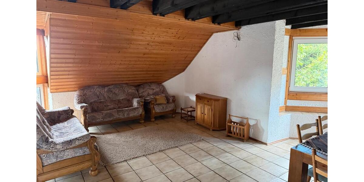 Dachgeschoßwohnung Wiehl - 2 Zimmer, 94 m&sup2;, 800&euro; | Angebot:27552043