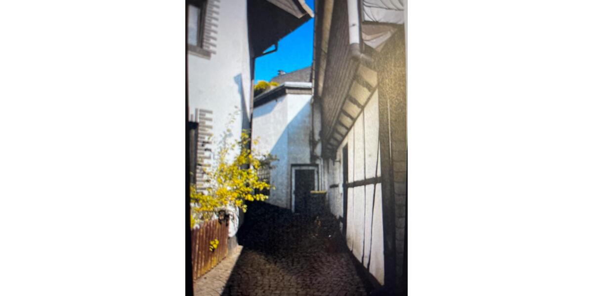 Mehrfamilienhaus, Wohnhaus Radevormwald - 6 Zimmer, 155 m&sup2;, 195.000&euro; | Angebot:26504735