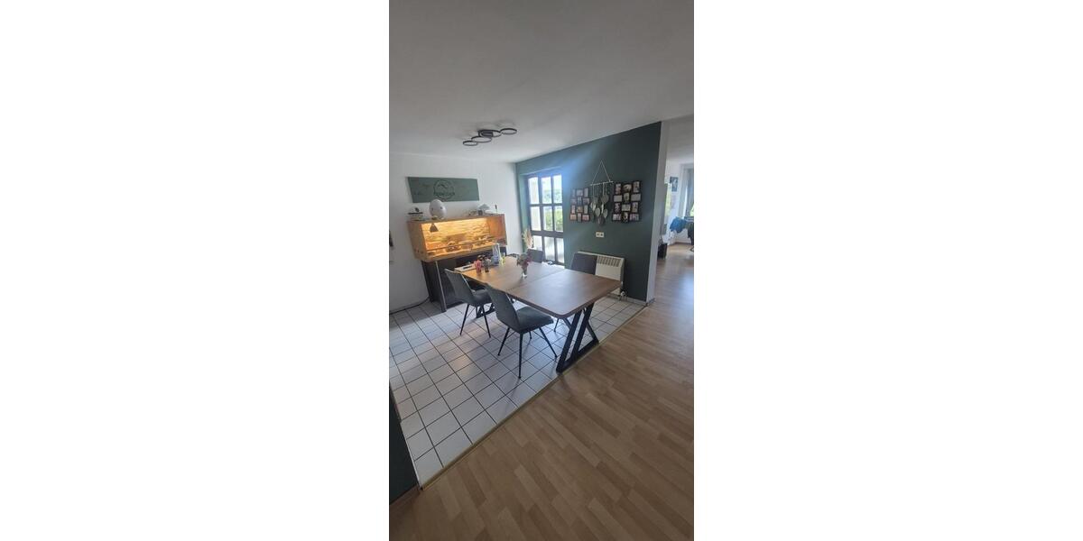 Etagenwohnung Wiehl - 4 Zimmer, 134 m&sup2;, 320.000&euro; | Angebot:26999707