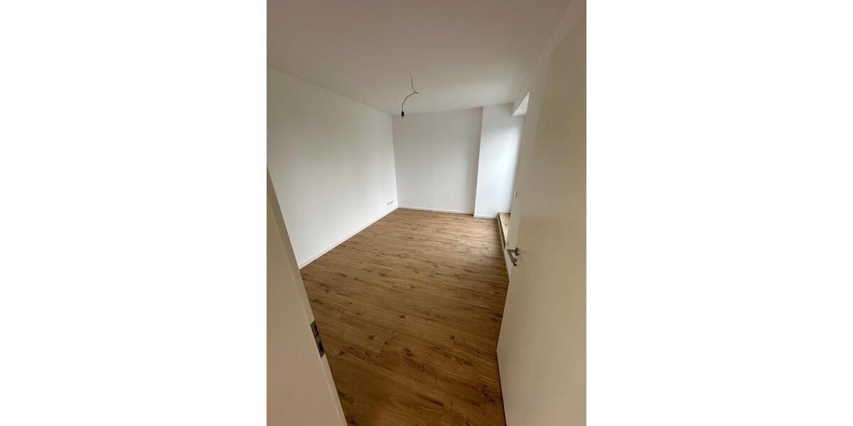Einfamilienhaus Eitorf - 4.5 Zimmer, 210 m&sup2;, 2.700&euro; | Angebot:27596313