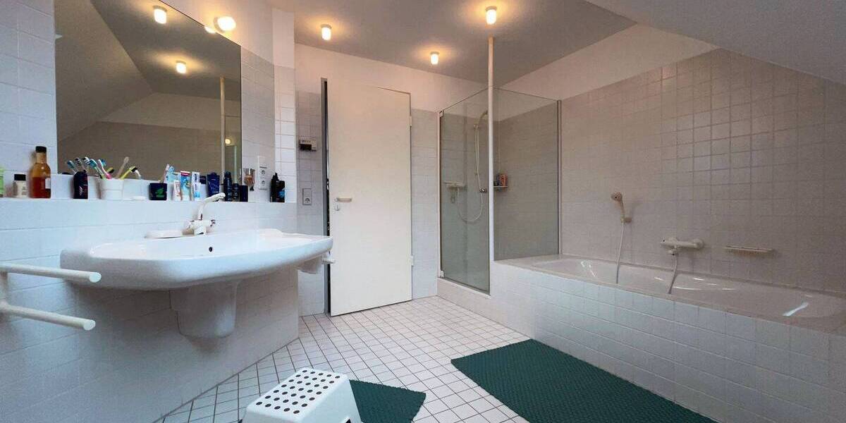 Einfamilienhaus Reichshof Eckenhagen - 1 Zimmer, 379 m&sup2;, 869.000&euro; | Angebot:25982988