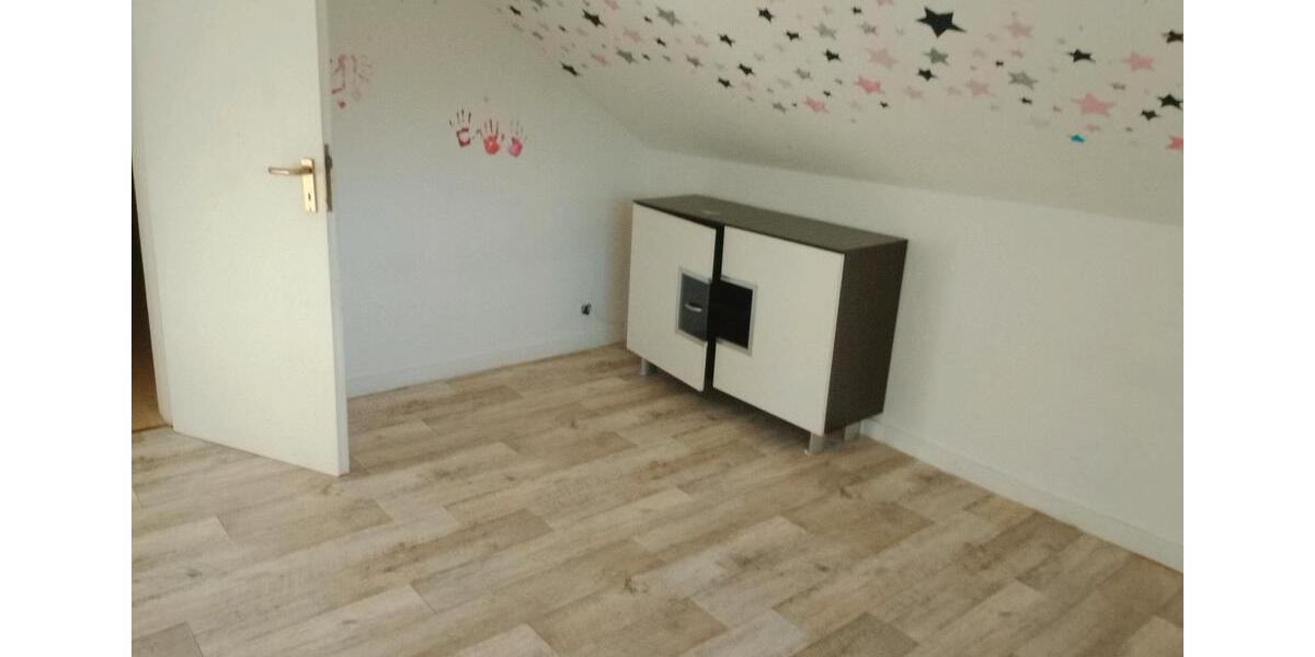 Etagenwohnung Marienheide - 5 Zimmer, 120 m&sup2;, 1.350&euro; | Angebot:27580971