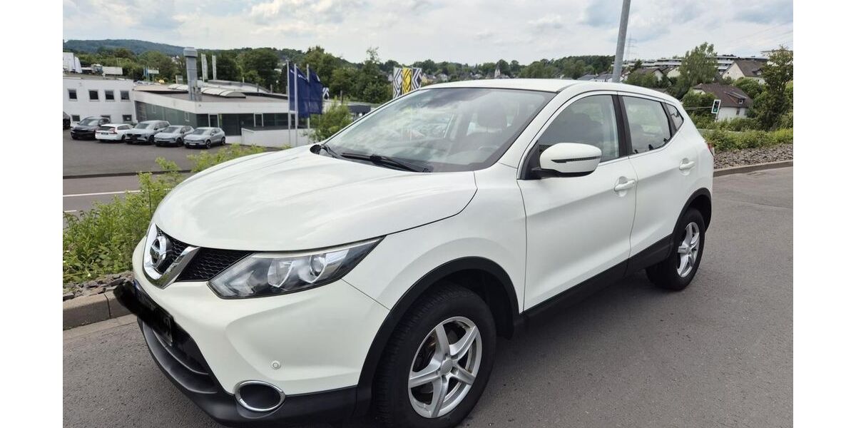 Nissan Qashqai 181.000 km 9.999 &euro; Wiehl 51674