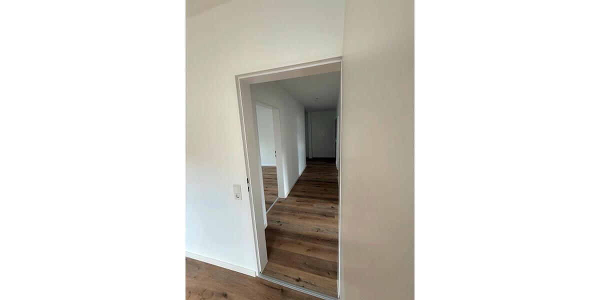 Dachgeschoßwohnung Olpe - 4 Zimmer, 81 m&sup2;, 200.000&euro; | Angebot:27458662