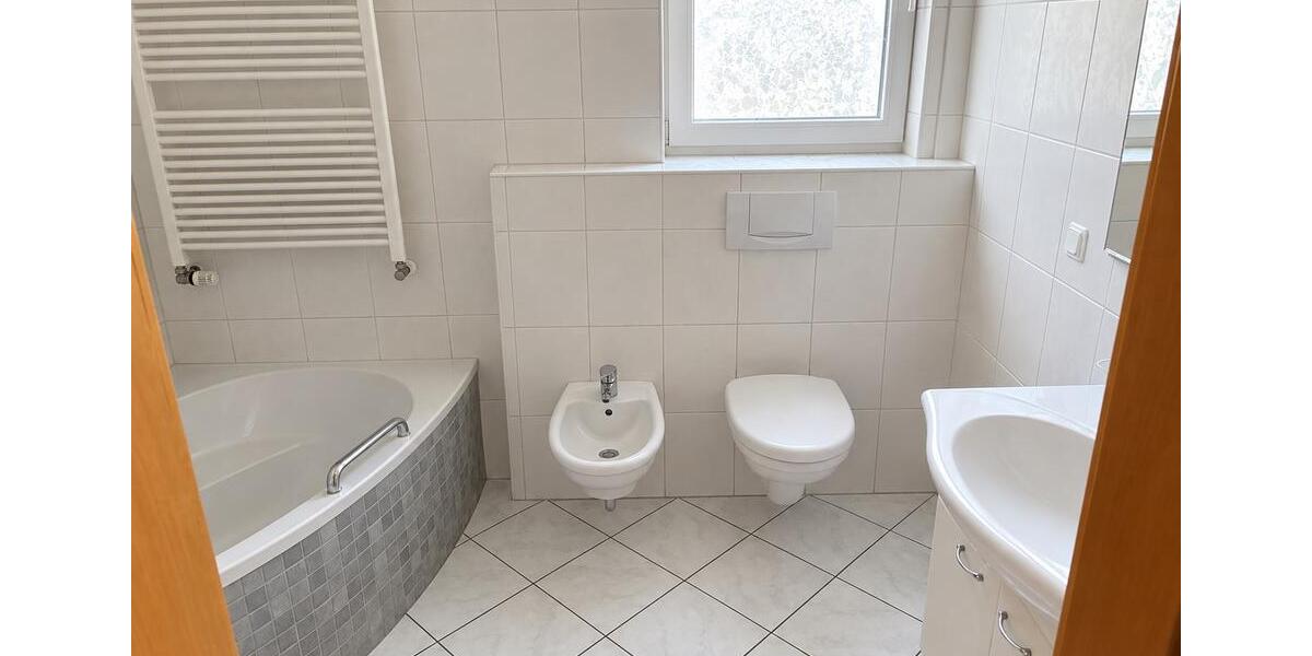 Erdgeschoßwohnung Wenden - 2 Zimmer, 92 m&sup2;, 1.070&euro; | Angebot:27619602