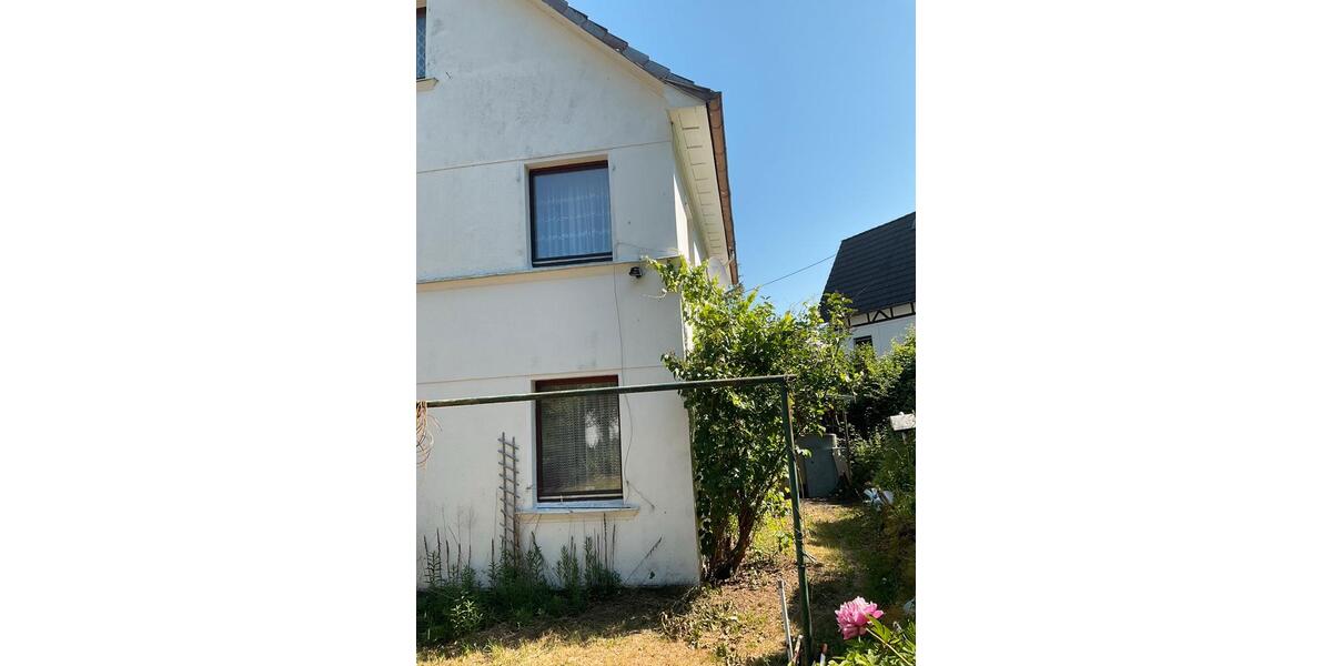 Einfamilienhaus Waldbröl - 8 Zimmer, 150 m&sup2;, 220.000&euro; | Angebot:26061112