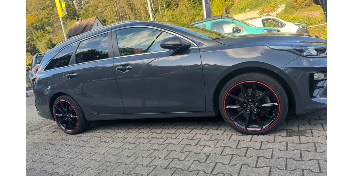 Kia ceed Sportswagon 71.000 km 18.400 &euro; Gummersbach 51645