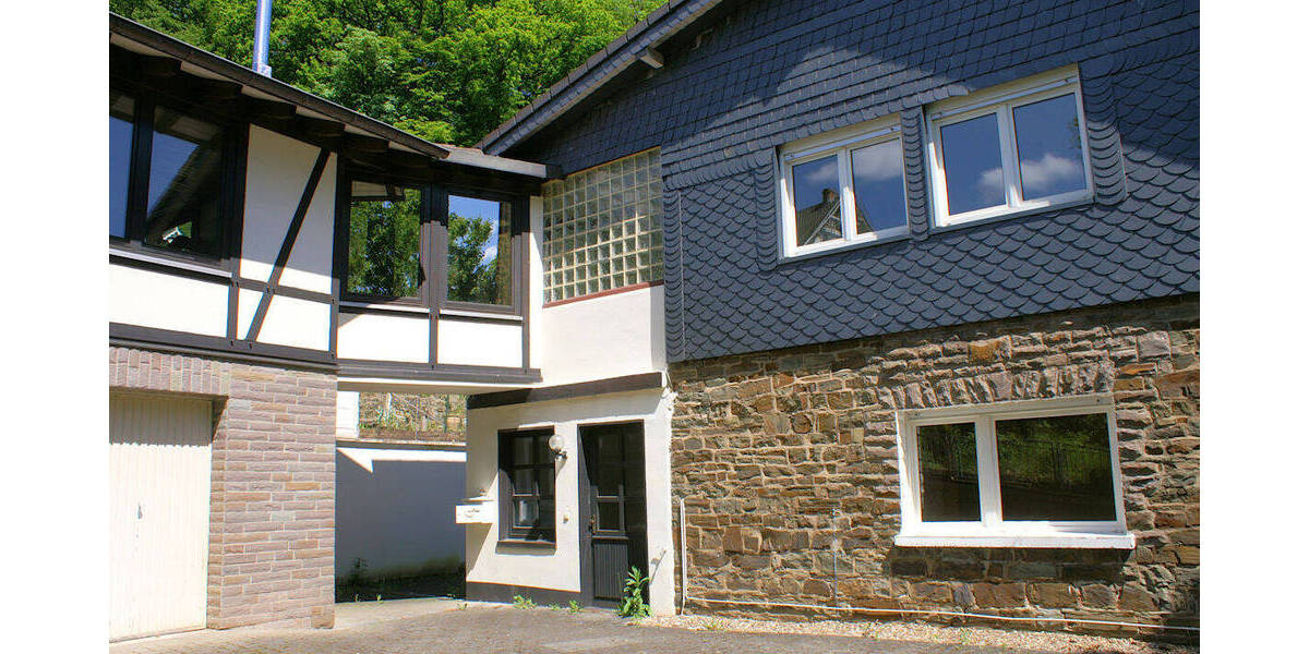 Einfamilienhaus Ruppichteroth Bröleck - 9 Zimmer, 218 m&sup2;, 298.000&euro; | Angebot:25698652