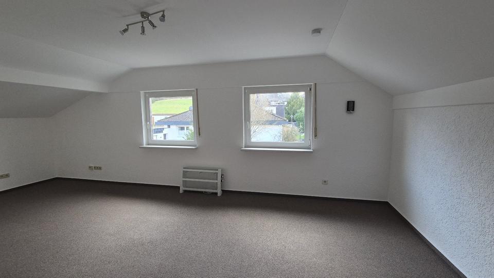 Dachgeschoßwohnung Waldbröl - 2 Zimmer, 70 m&sup2;, 550&euro; | Angebot:27553933