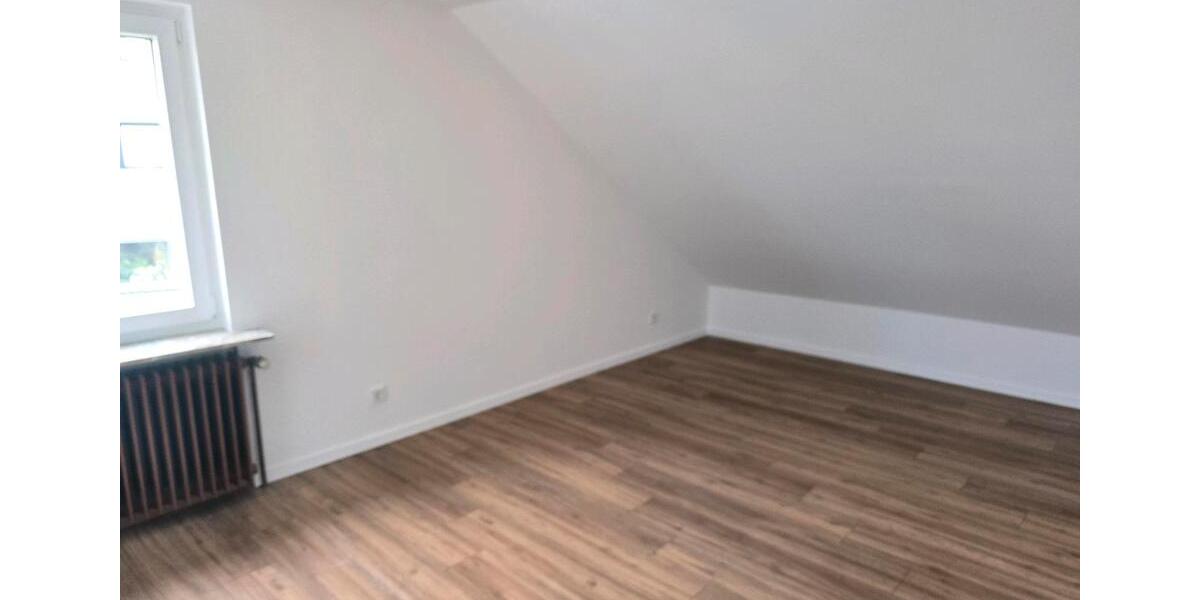 Dachgeschoßwohnung Neunkirchen-Seelscheid Seelscheid - 2 Zimmer, 78 m&sup2;, 700&euro; | Angebot:25987341