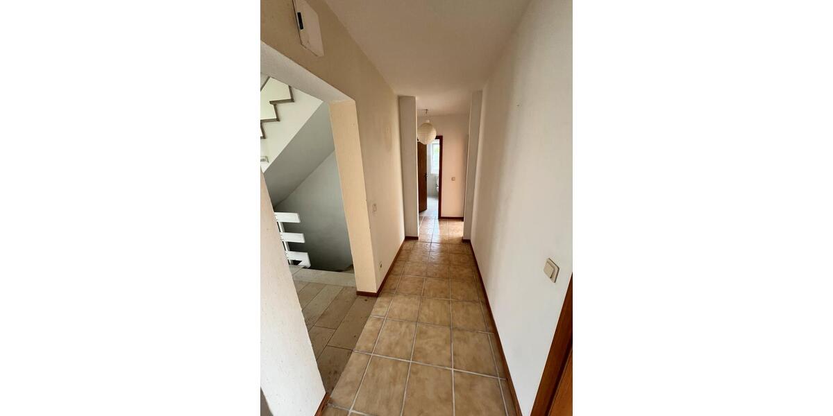 Einfamilienhaus Reichshof - 7 Zimmer, 190 m&sup2;, 1.600&euro; | Angebot:26434486