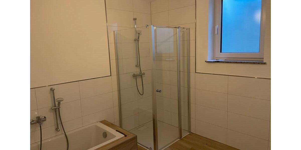 Doppelhaushälfte Nümbrecht - 9 Zimmer, 268 m&sup2;, 475.000&euro; | Angebot:21692398